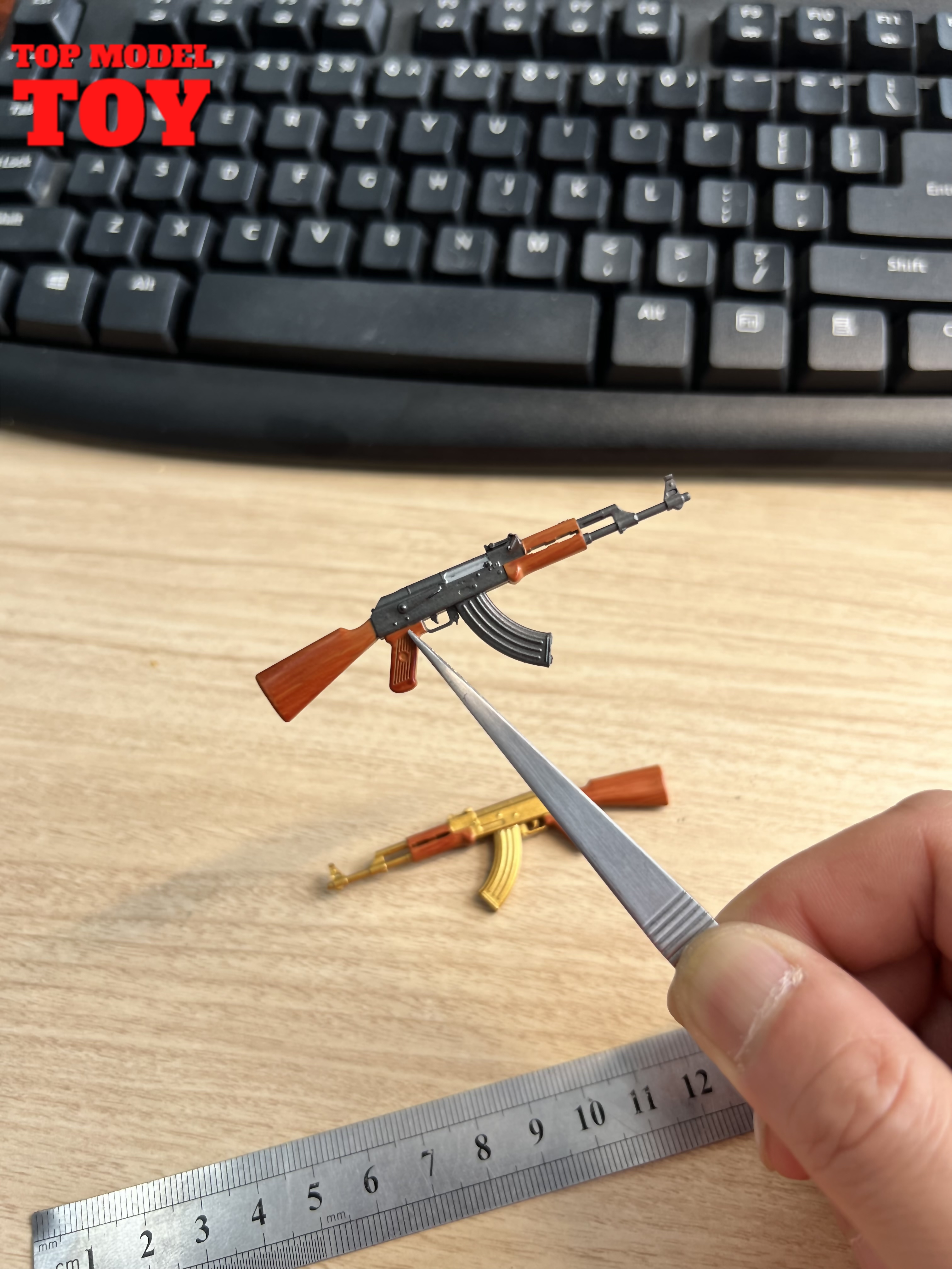 2023S 1/12 Scale AK47 Revolver - Model Kit Revolver recensione e prezzo