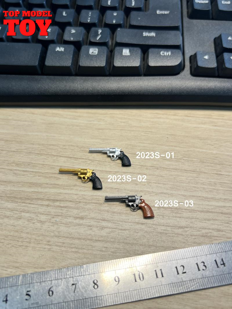 2023S 1/12 Scale AK47 Revolver - Model Kit Revolver recensione e prezzo