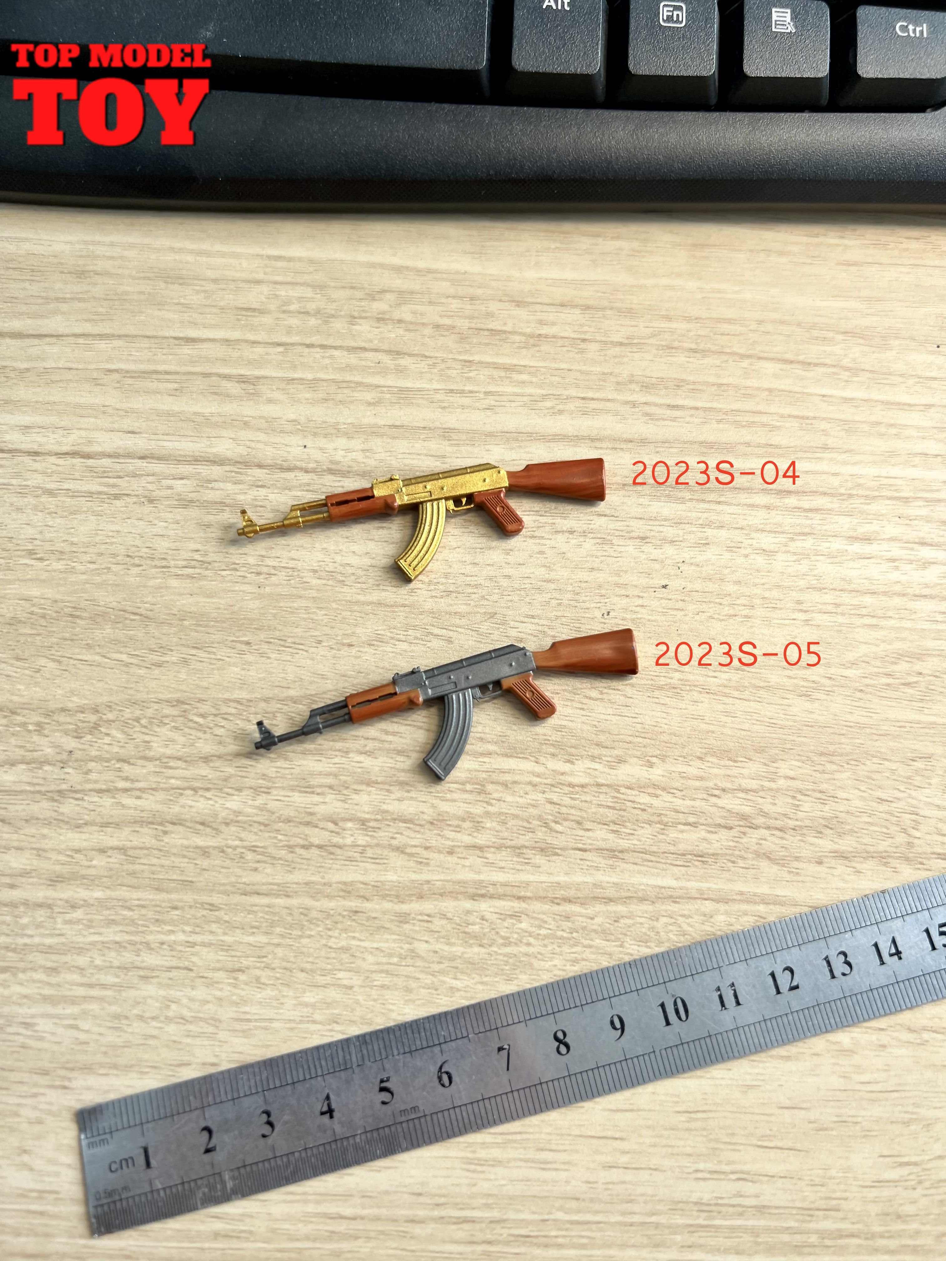 2023S 1/12 Scale AK47 Revolver - Model Kit Revolver recensione e prezzo