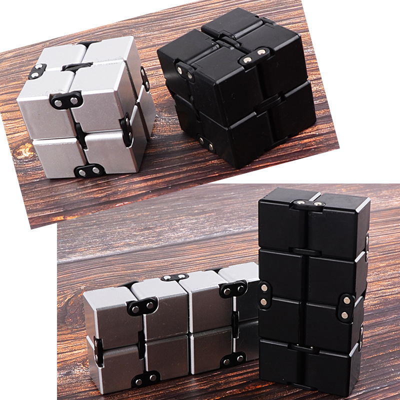 Metal Infinite Cube Stress Rel - Model Kit Infinite Dimension recensione e prezzo