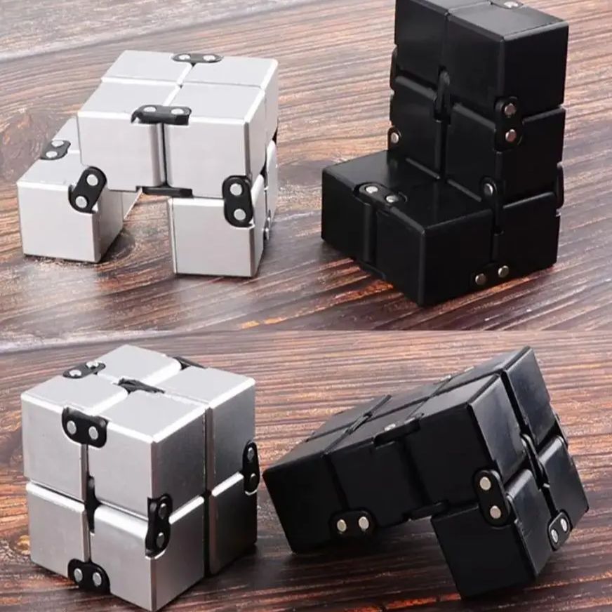 Metal Infinite Cube Stress Rel - Model Kit Infinite Dimension recensione e prezzo
