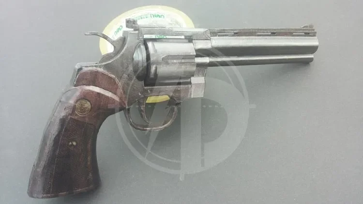 1:1 Revolver Python Gun 3D Pap - Model Kit Revolver recensione e prezzo