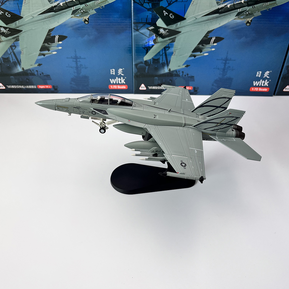 1/72 Scale U.S. F/A-18F Hornet - Model Kit Aircraft recensione e prezzo