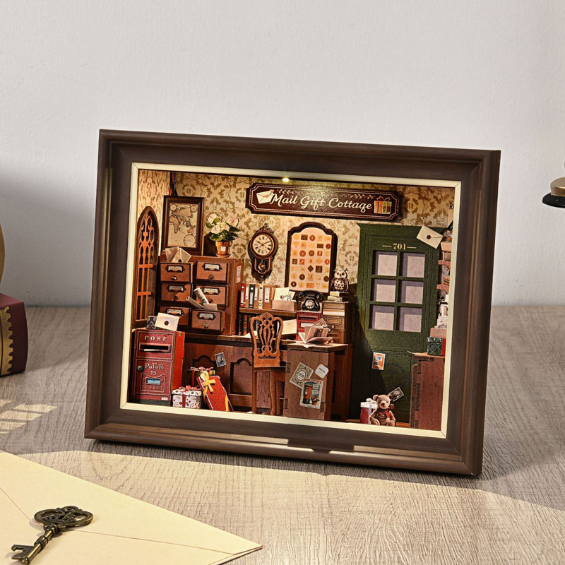 Retro Post Office Book Nook DI - Model Kit History recensione e prezzo