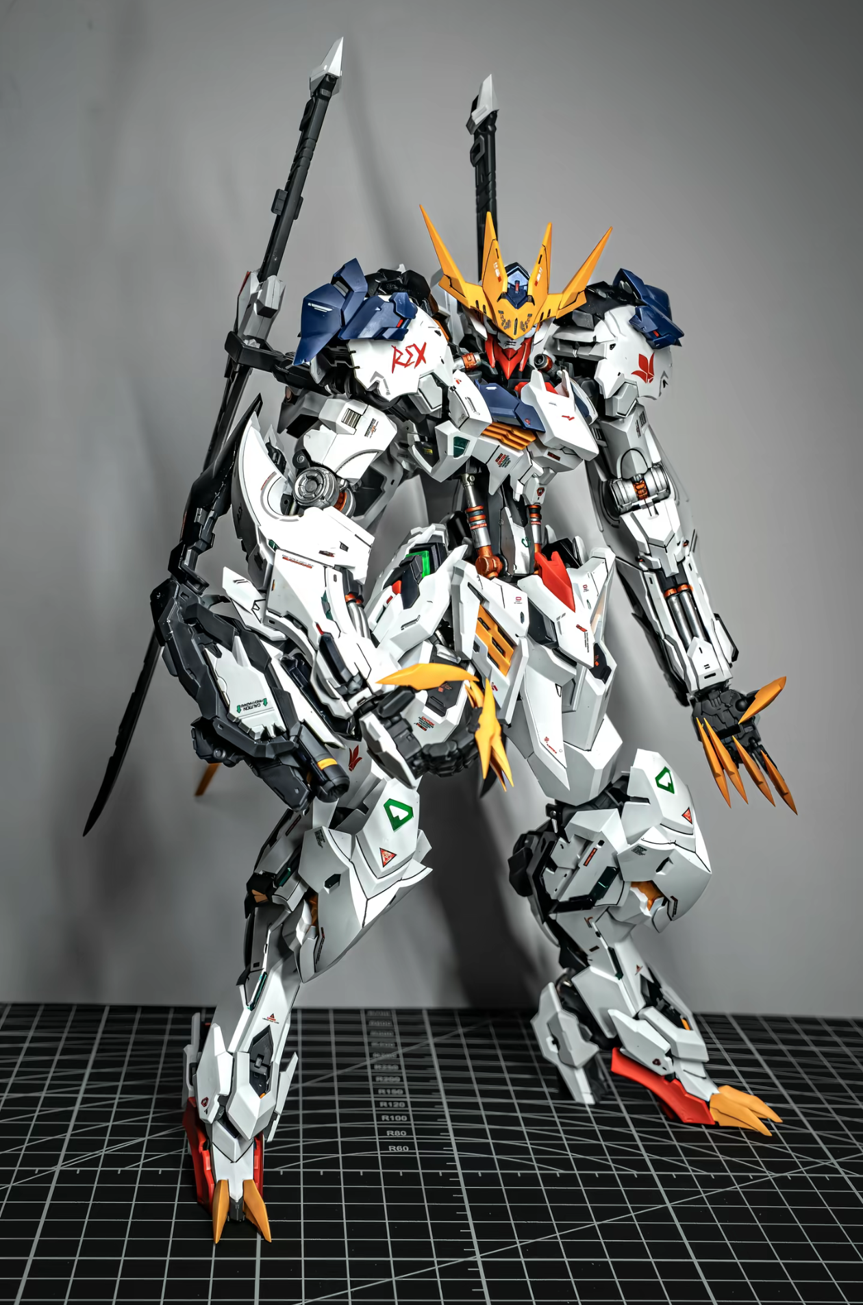 IN STOCK 1/100 LUNAVOR MG  XY- - Model Kit Barbatos recensione e prezzo