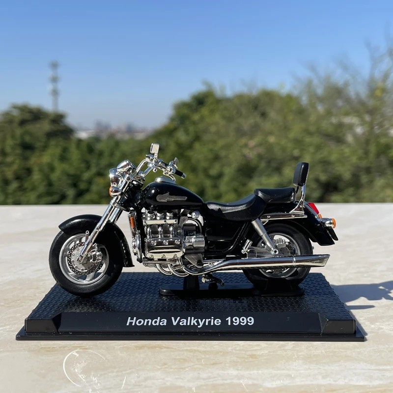 1:18 Valkyrie 1999 Alloy Touri - Model Kit Valkyrie recensione e prezzo