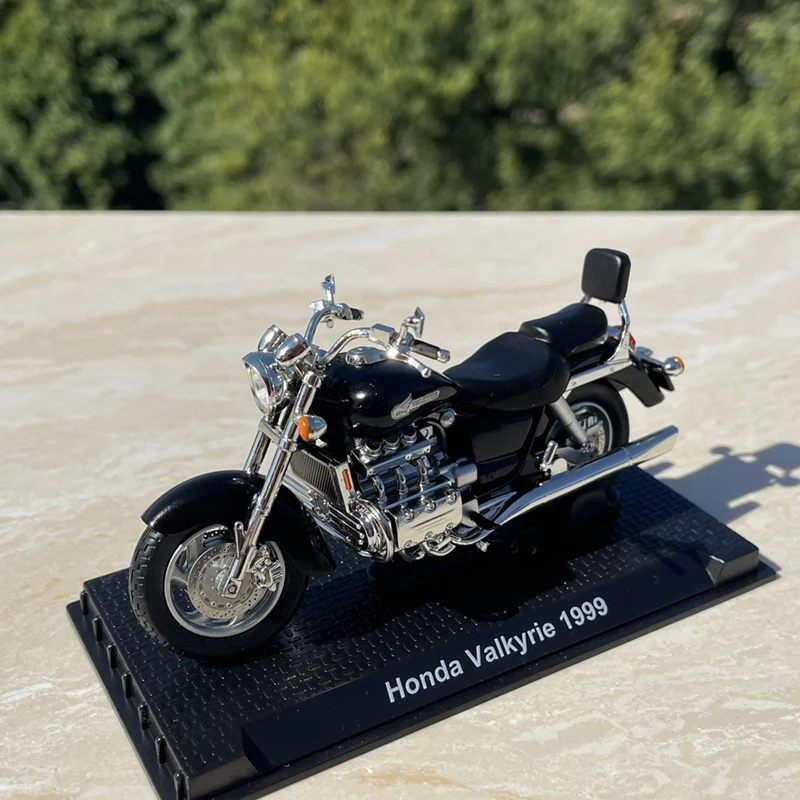 1:18 Valkyrie 1999 Alloy Touri - Model Kit Valkyrie recensione e prezzo